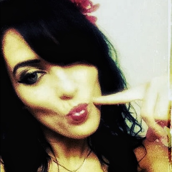 Meet your Posher, Casey - Picture 5 of 6